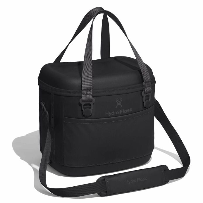 game-day-bundle-w2 12pco001-carryout-cooler-15l-black-angled_1_1.jpg
