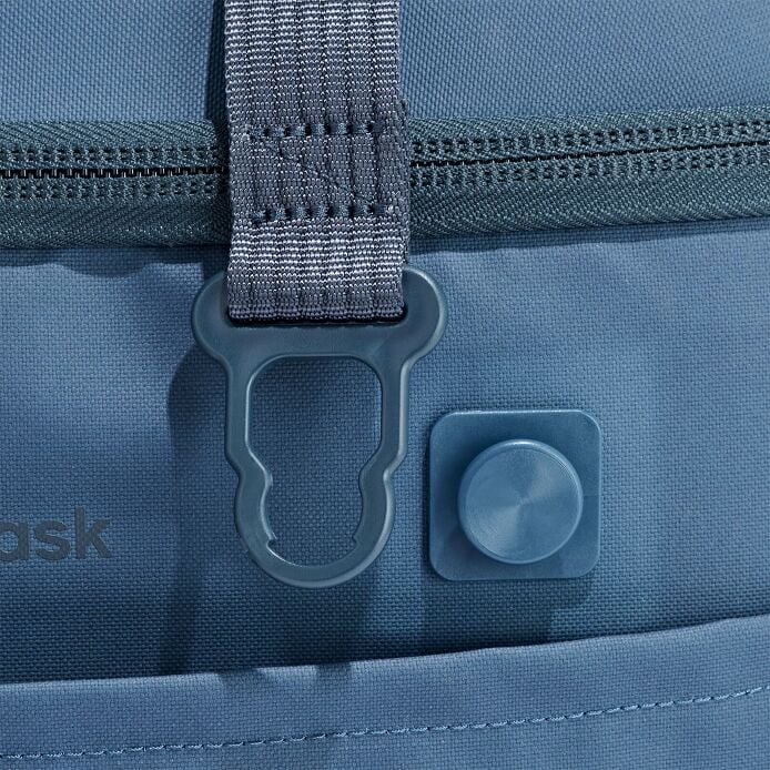 carryouttm-soft-cooler-10-l-h4 250815_hydro_cooler_details_14856_1_5.jpg