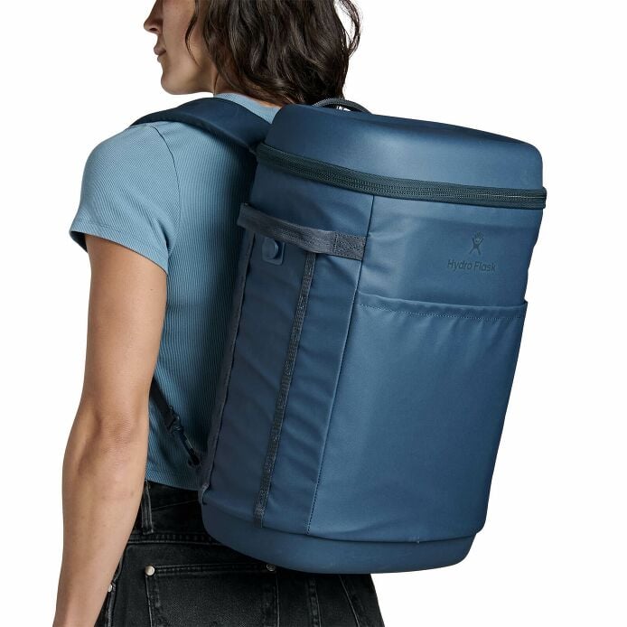 carryouttm-backpack-22-l-s1 250815_hydro_s26_hb_14605_7.jpg