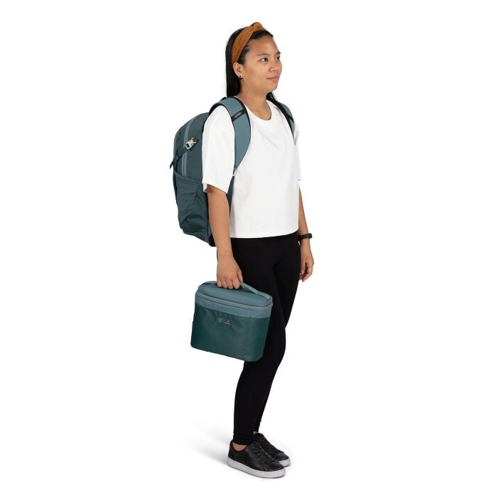osprey-axis-x-hydro-flask-campus-essentials-bundle-v3 axisxhydroflask_s26_onbody1_cascadeblue_10007249_2.jpg