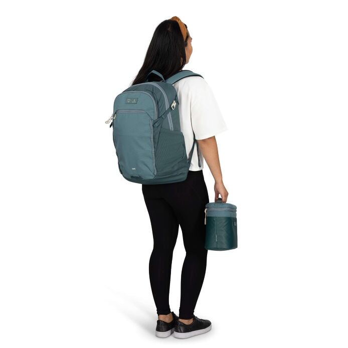 osprey-axis-x-hydro-flask-campus-essentials-bundle-v3 axisxhydroflask_s26_onbody2_cascadeblue_10007249_2.jpg