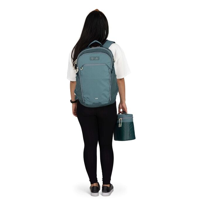 osprey-axis-x-hydro-flask-campus-essentials-bundle-v3 axisxhydroflask_s26_onbody3_cascadeblue_10007249_2.jpg