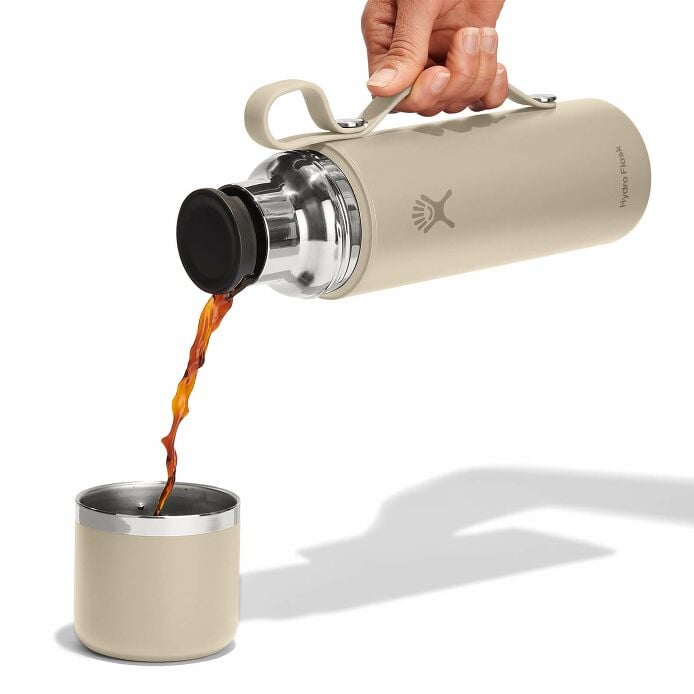 28-oz-hot-flask-and-cup-l8 hot-flask-_-cup-oat-pour.jpg