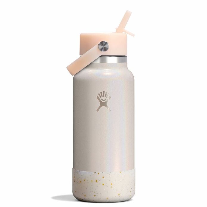 medium-boot-c1 le-f25w32-g-32-oz-wide-flex-straw-cap-glimmer-cream-straight-withboot_1_1_1.jpg