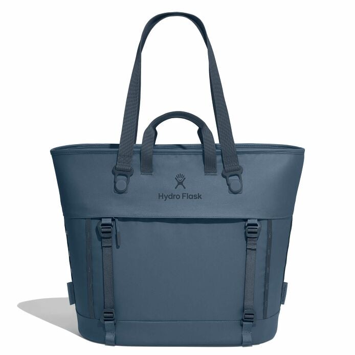 carryouttm-soft-cooler-tote-30-l-o7 maxiit384-carryout-tote-30l-harbor-blue-straight.jpg