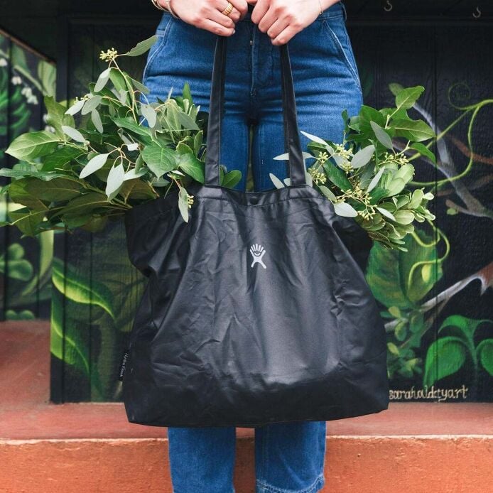 20-l-tag-along-tote-p9 s25_tagalongtote_post_3_1_1_1.jpg